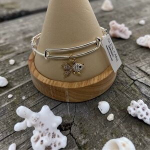 🩶💛ALEX AND ANI🩶💛Two-Tone Textured Goldfish Charm Bangle/NWT